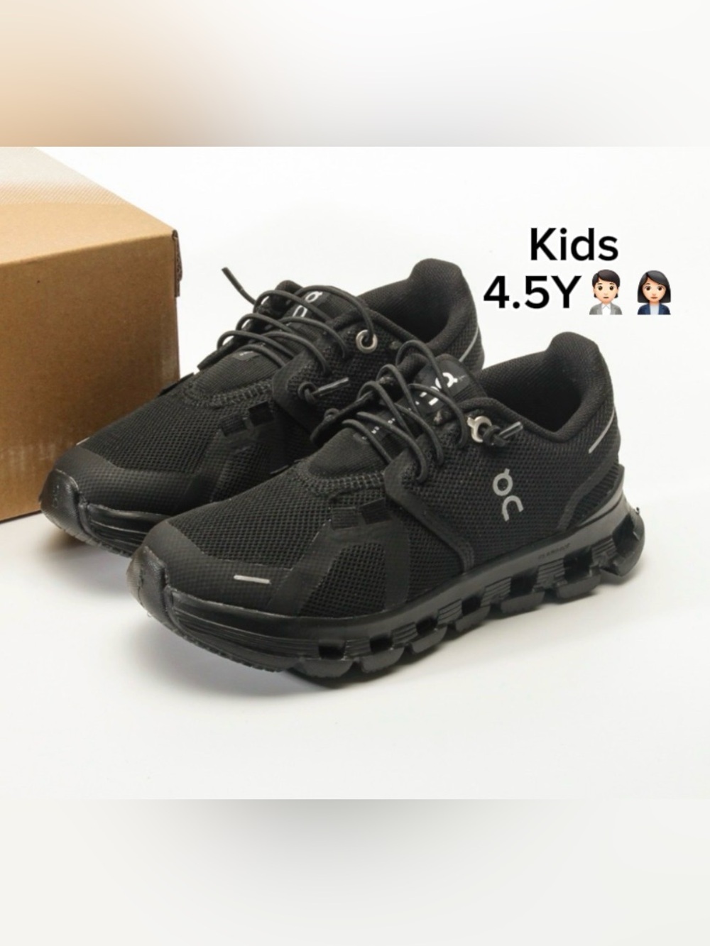 On Running Kids Cloud 6 Athletic
Shoe All - Black 🙋🏻‍♀️🙋🏻(SIZE 4.5Y)